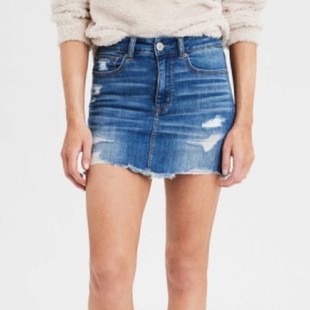 EUC AMERICAN EAGLE SIZE 4 HI RISE MINI JEAN SKIRT DISTRESSED